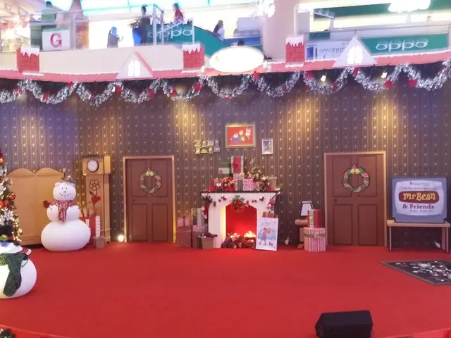 Magician Enthralls Audience at Bud Festival, Encounters Life-Like Doll