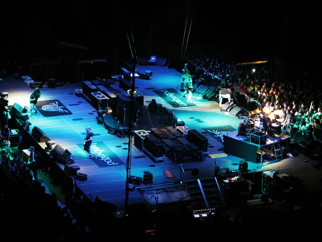 August Savings Bank Guidelines: Exploring Holiday Markets, Urban Cinemas, Music Events, Art...