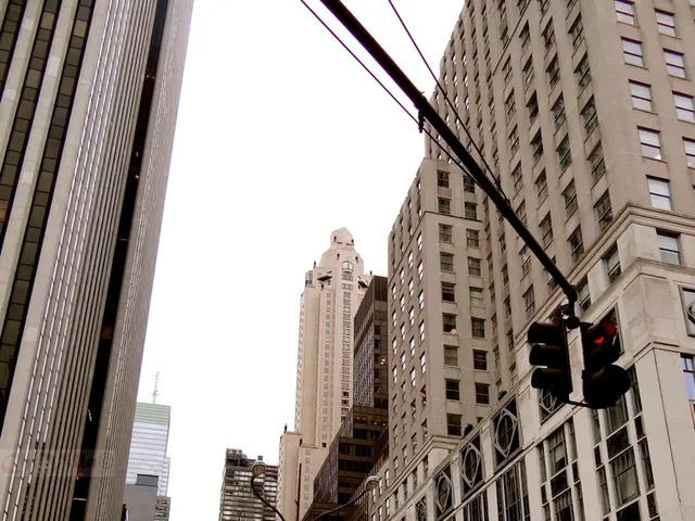 "Global Linkage Enhancement by 5G Networks and Innovation Advancements"