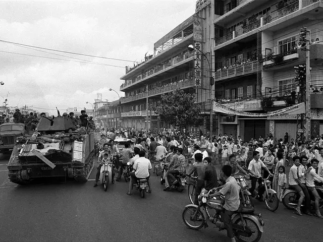 Images documenting Berlin's residents in transit, a photographic collection
