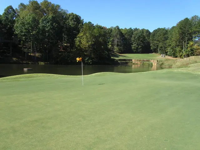 Surrounded by Pair of Reservoirs